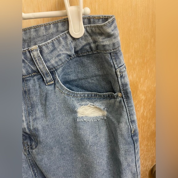 High Waist Ripped Cut Out Mom Fit Jeans - Picture 3 of 4